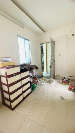 27m2, 2 tầng, 4.3 tỷ, cmt8 quận 3, qua quận 1 chỉ 0.4km, 30m ra mặt tiền, sổ hổng riêng