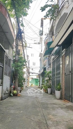 nhà hxh âu dương lân dt 56m2 2tầng giá chỉ 6tỷ390 shr.