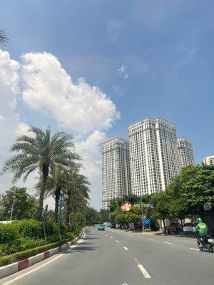 bán nhà an dương vương, tây hồ, lô góc 3 mặt tiền, 167m2, 6 tầng thông sàn, mặt tiền 12m, giá 60 tỷ