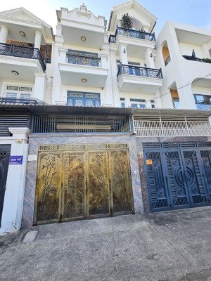 bán nhà mới đẹp trệt 2 lầu ngay chợ hiệp bình . hiệp bình chánh . thủ đức . đường xe tải