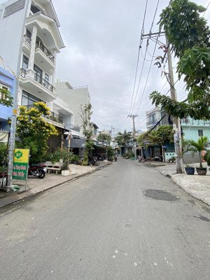 nhà mt nội bộ 8m phạm thế hiển p4q8, dt 72m2 4tầng giá chỉ 9tỷ700 tl.