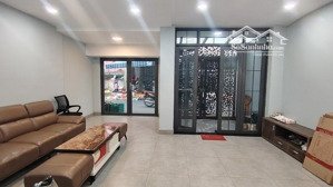 bán gấp nhà mặt tiền ngang lớn 6m quận phú nhuận - 4 tầng 72m2 sổ vuông - không quy hoạch