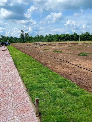 cần bán 346m2 nằm ngay trung tâm xã sát ql14 giá 450tr