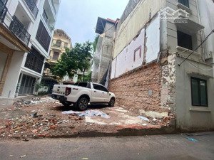 mua đất chủ tặng gpxd 9 tầng - víp hoàng quốc việt - phân lô ô tô tránh - mặt tiền lớn - xây toà to