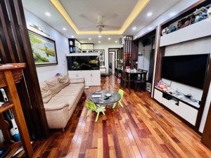 tập thể tôn đức thắng - nhà đẹp - full nội thất - khu dân trí văn minh - ô tô đỗ chân cầu thang