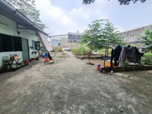 bán đất chính chủ trung tâm tp dĩ an,dt72 m, hẻm xe hơi,giá 2,2tỷ (đường lớn,chợ, siêu thị 100 m)