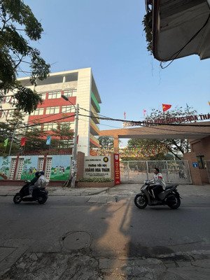 bán đất tặng nhà 3 tầng trung tâm ba đình mặt tiền 6m cơ hội vàng xây căn hộ dịch vụ. giá 18.5 tỷ