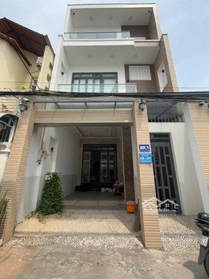 xe hơi đậu trong nhà diện tích ngang 6 dài 14 1 trệt 2 lầu công năng đầy đủ