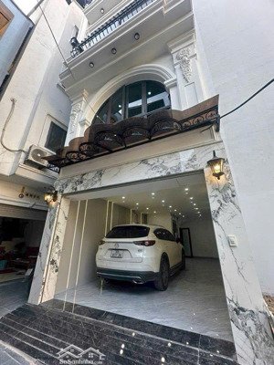 nhà mới kính koong ô tô ngủ trong nhà thang máy nhập khẩu đàm quang trung, long biên