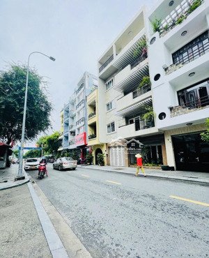 biệt thự mặt tiền trục bự đường số trục bự nhất khu 12 mét có lề, đường sang xịn mịn khu cao tầng