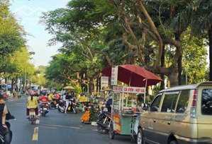 giá 28tỷ.bán lô đất 10x20 200m view sông đồng nai mặt tiền đường nguyễn văn trị, trung tâm biên hòa