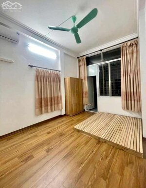 CHO THUÊ CĂN HỘ TẬP THỂ PHỐ THÁI THỊNH, ĐỐNG ĐA, NHÀ ĐẸP 3 NGỦ SẴN NỘI THẤT, KHU VIP, GẦN PHỐ