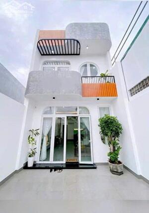 NHÀ ĐẸP CHÍNH CHỦ CHỈ 700TR SỔ RIÊNG NGAY TRUNG TÂM