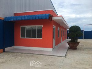 cho thuê nhà xưởng đức hòa long an giá rẻ. tdt 8000m2 xd 4500m2