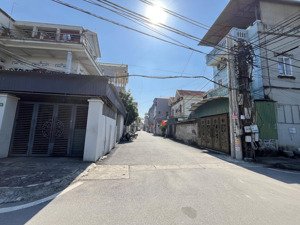 bán đất vĩnh ngọc gần chân cầu nhật tân - gần đường ô tô, chợ cách vài bước chân - 70m - nhỉnh 5 tỷ