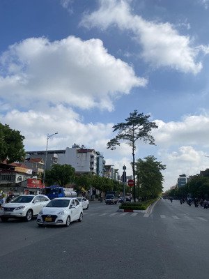 chính chủ cần bán gấp nhà 3 tầng 86m2 mặt phố ngô gia tự vị trí trung tâm kinh doanh sầm uất.