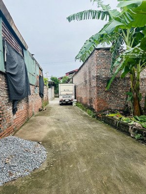 chính chủ em bán mảnh đất lệ chi gia lâm dt 44 m ngõ trước nhà 3m 2,5 tỷ