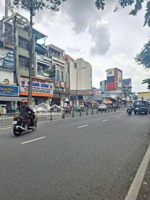 quận 1 - mặt tiền đinh tiên hoàng - 2 mặt tiền - nở hậu - 53m2 - 19 tỷ!