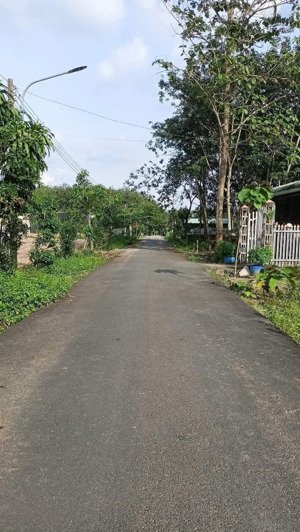 1 lô duy nhất chỉ 585tr quy hoạch 2 mặt tiền trước sau nằm tại phước sang phú giáo hơn 150m2