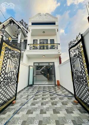 NHÀ HOÀN THIỆN NỘI THẤT SẴN CÁCH ĐƯỜNG LỚN CHỈ 400m GIÁ 1TY990 ( còn bớt )