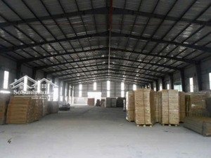 cần bán nhà xửơng . tổng dt : 2.947m mặt tiền đường.. dt 743 , ngay khúc bệnh viện dĩ an - t