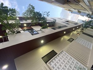 nhà 3 tầng góc 2 mặt tiền. ngay sát đường 2/9. giá chỉ 15.5 tỷ. mua ở, văn phòng-kd đều thích hợp.