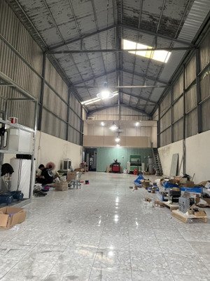 cho thuê kho xưởng 170m2 gần ngã tư chiêu liêu dĩ an đường xe 5 tấn