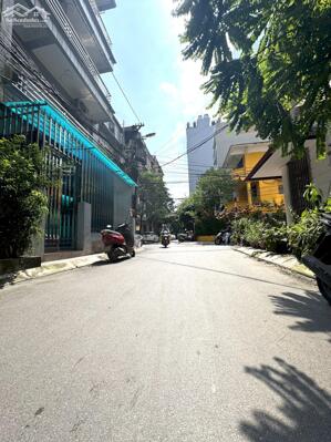 PHÂN LÔ – Ô TÔ TRÁNH – KINH DOANH ÁC LIỆT – NHÀ ĐẸP 2 THOÁNG – GIẢI PHÓNG – 110M