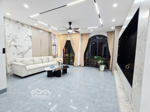 bán nhà đẹp bồ đề long biên dt 35m2, giá 6,4 tỷ, ô tô đỗ cửa