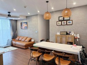 chủ thiện chí bán nhanh ch 2pn 87m2 ban công hướng đông tầng trung view hồ tây cực đẹp