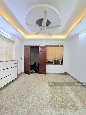 bán nhà chính chủ gần ngã hoàng quốc việt, cầu giấy. dt 32m x 5 tầng, giá hơn 8 tỷ