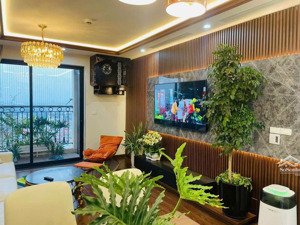 chính chủ bán ch 95m2, 3n2vs, full nội thất đẹp. giá 7,8 tỷ tại ecogreen nguyễn xiển. lh 