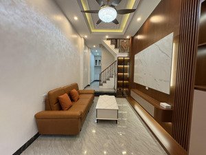 chính chủ tôi cần bán căn nhà dtsd 175m2 với 5t thang máy ô tô tải đỗ cửa phố bà triệu, 12 tỷ
