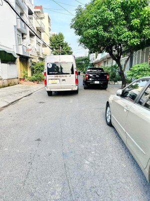 biệt thự tên lửa ngay vành đai trong full nội thất gỗ xịn - dt 8x14 chỉ hơn 14 tỷ