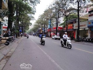 bán tòa nhà mặt phố khu huỳnh thúc kháng kéo dài. xây mới 8 tầng, thang máy. kd đỉnh cao