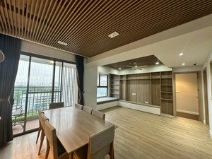 cần bán căn hộ 3pn 2wc toà botanica premier khu sân bay full nội thất sẵn hđ thuê 90m2 giá 6.9 tỷ