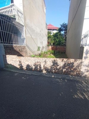 đất kim âu-ôtô đỗ cửa- 62m2-giá 5,8 tỷ-3 bước ra oto tránh