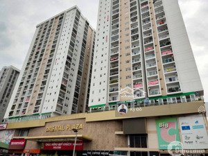 chính chủ bán căn hộ oriental plaza, 77m2, 2pn, 2wc, giá 3.95 tỷ, bao sổ, lh: 