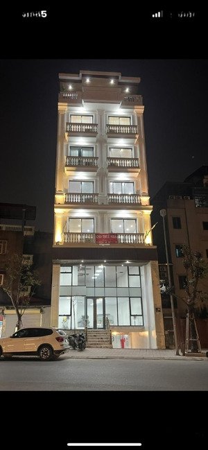 gấp bán toà nhà phố nguyễn gia bồng 9tầng, thang máy - đường 25m vỉa hè - view công viên ngọc thuỵ