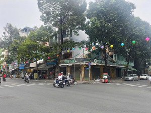 nhà góc 2 mặt tiền đường nguyễn chí thanh - dương tử giang quận 10.