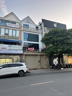 tôi có 2 căn nhà mặt phố ngọc lâm - long biên cần cho thue, diện tích 60m2 x 5 tầng, mt 4m,pccc