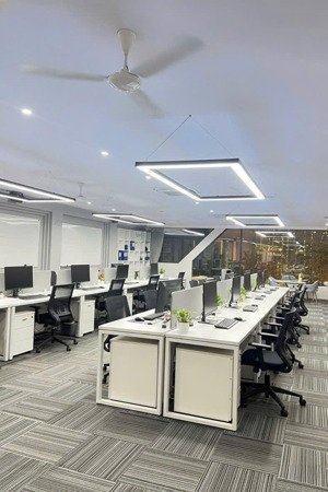 cho thuê văn phòng vũ tông phan diện tích 120m2 giá 18tr/th view full kính có ban công