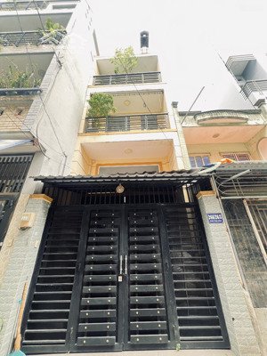 hiếm hot - nhà 3 tầng, 4.5m x 24m - gần ngã 4 âu cơ - lạc long quân