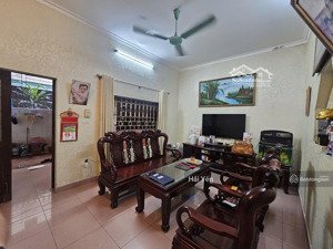 bán nhà phạm văn đồng, bắc từ liêm, 33m2 x 2 tầng, ô tô vào nhà, kinh doanh, giá 10,9 tỷ