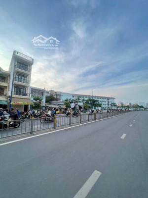 siêu phẩm đầu tư 4 tầng 71m2 có sẵn dòng tiền ngay tên lửa nhỉnh 5 tỷ