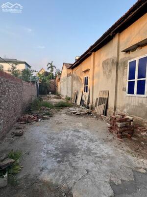 Bán lô 106m2 trung tâm Thị Trấn Hợp Hoà, cạnh trường cấp 2 lh_0987673102