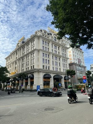 bán toà văn phòng- mặt hồ thiền quang- mp nguyễn du - quang trung- 400m2- mt: 14m- 260 tỷ