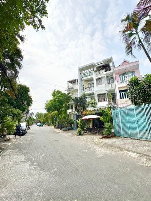 mtkd khu vip tên lửa - 4m * 22m - nhà 4 tầng btct, 4pn - mt thoáng thông tứ tung, kết nối đường