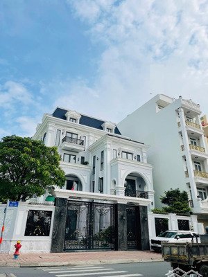 tòa nhà 6 tầng vip - mặt tiền sung độc lập - tân phú ( nhà đẹp nội thất cao cấp + thang máy )