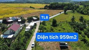 mở bán 4 lô đất thổ cư, diện tích 215m2, sát tỉnh lộ 8
